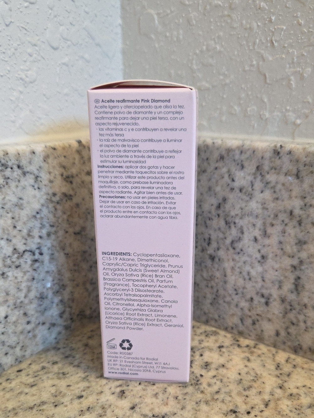 Rodial Pink Diamond Lifting Oil - Picture 4 of 5